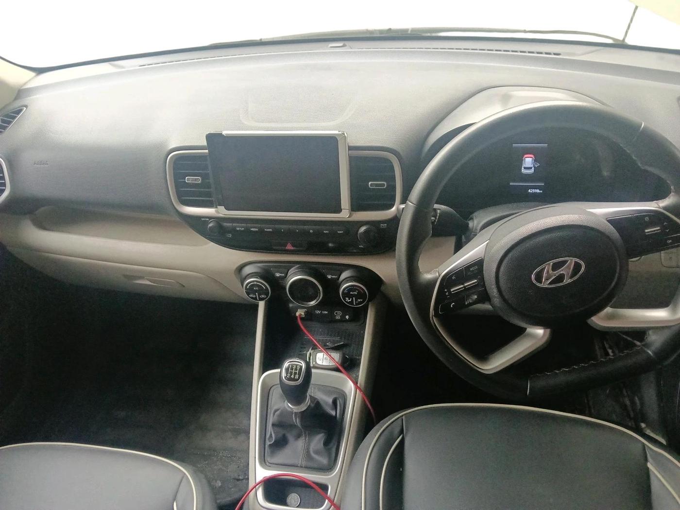 2022 Hyundai VENUE SX 1.2 PETROL, Petrol, Manual, 42,598 km, interior