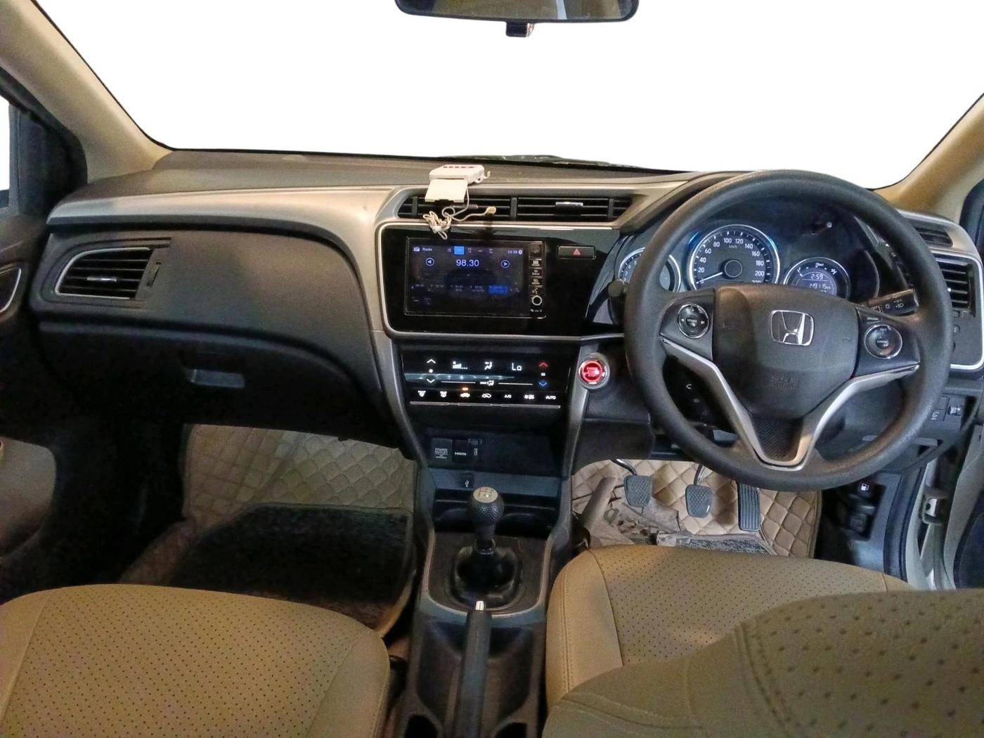 2017 Honda City 1.5L I-VTEC V MT, Petrol, Manual, 1,49,115 km, interior