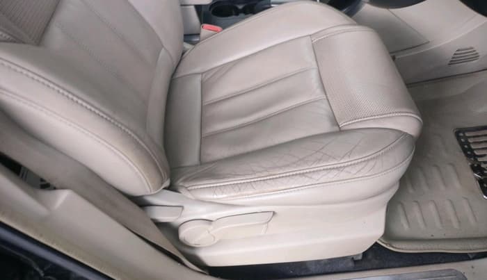 2016 Mahindra XUV500 W8 AT 1.99, Diesel, Automatic, 59,861 km, interior