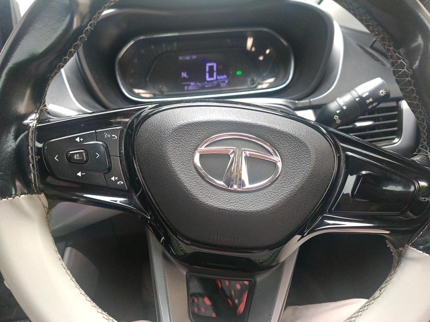 2020 Tata NEXON XMA SUNROOF PETROL, Petrol, Automatic, 81,000 km, interior