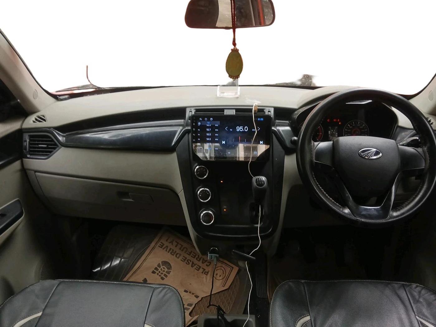2016 Mahindra Kuv100 K4 5 STR, Petrol, Manual, 21,084 km, interior