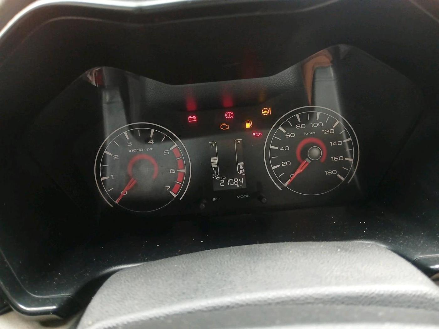 2016 Mahindra Kuv100 K4 5 STR, Petrol, Manual, 21,084 km, interior