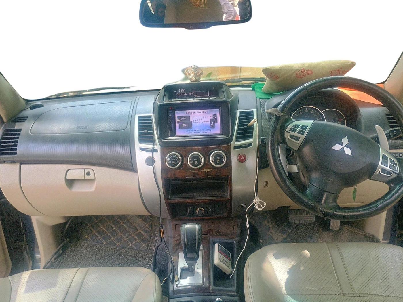 2016 Mitsubishi Pajero Sport 2.5 AT 4X2, Diesel, Automatic, 77,238 km, interior