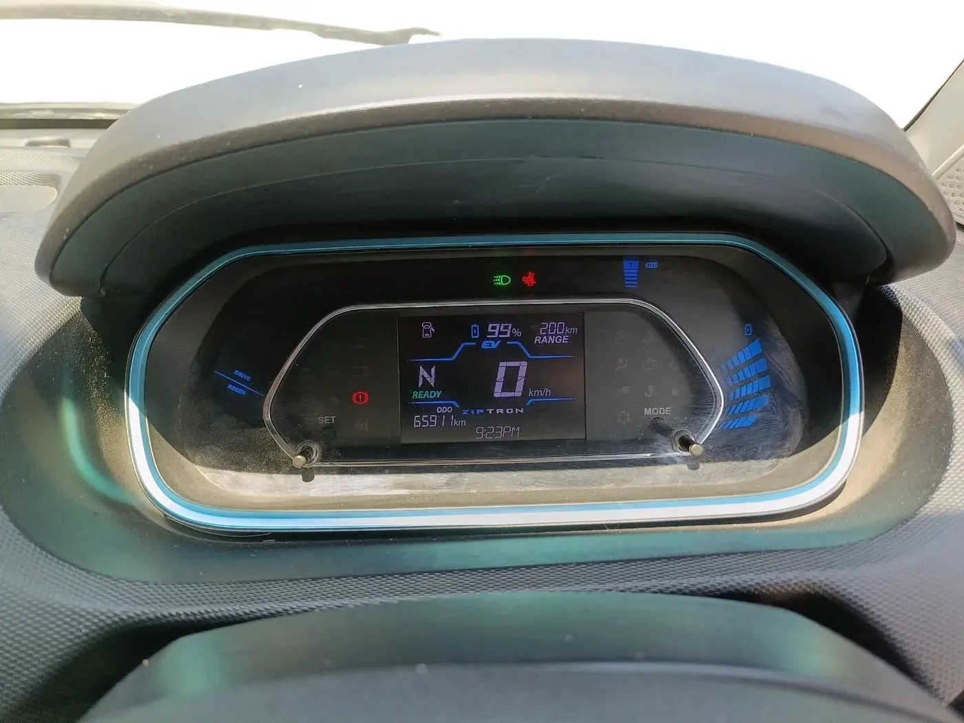 2023 Tata TIAGO EV XZ PLUS LONG RANGE, Electric, Automatic, 65,911 km, interior