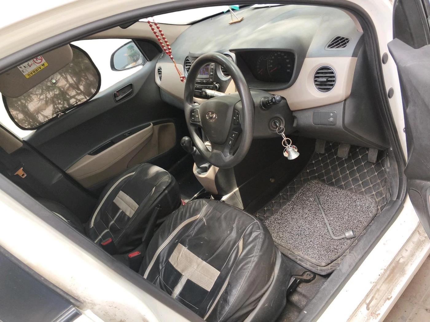 2017 Hyundai Xcent E, Petrol, Manual, 1,05,050 km, interior