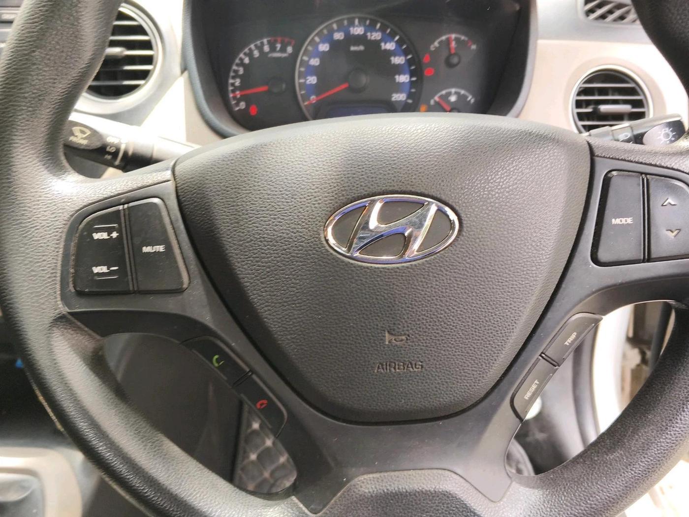 2017 Hyundai Xcent E, Petrol, Manual, 1,05,050 km, interior
