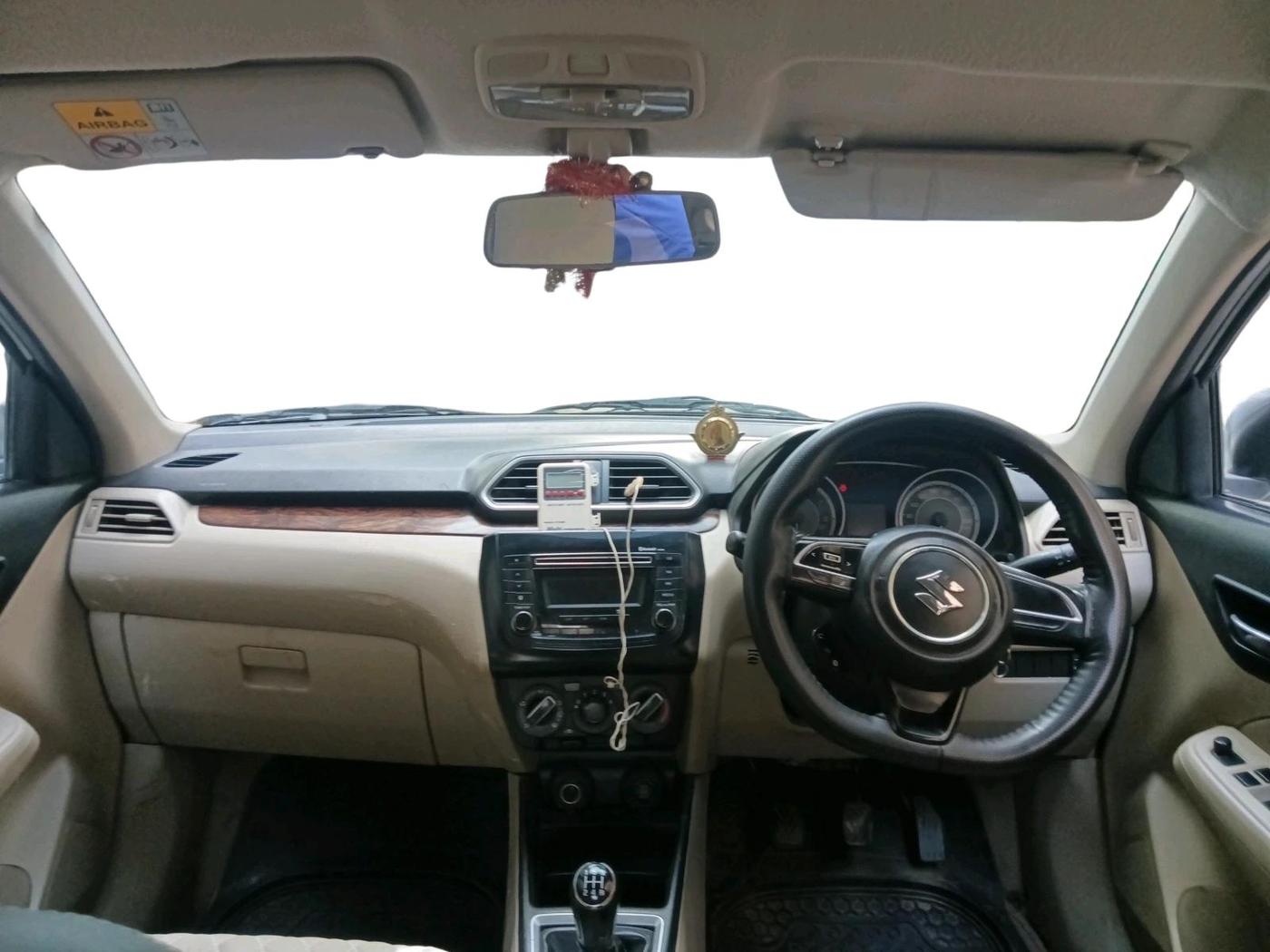 2017 Maruti Dzire VXI, CNG, Manual, 1,34,959 km, interior