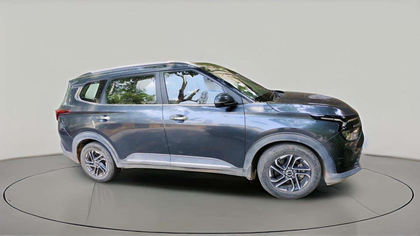2022 KIA CARENS LUXURY PLUS 1.4 PETROL 6 STR, Petrol, Manual, 96,983 km, exterior