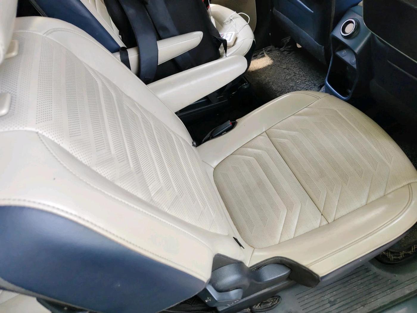 2022 KIA CARENS LUXURY PLUS 1.4 PETROL 6 STR, Petrol, Manual, 96,983 km, interior