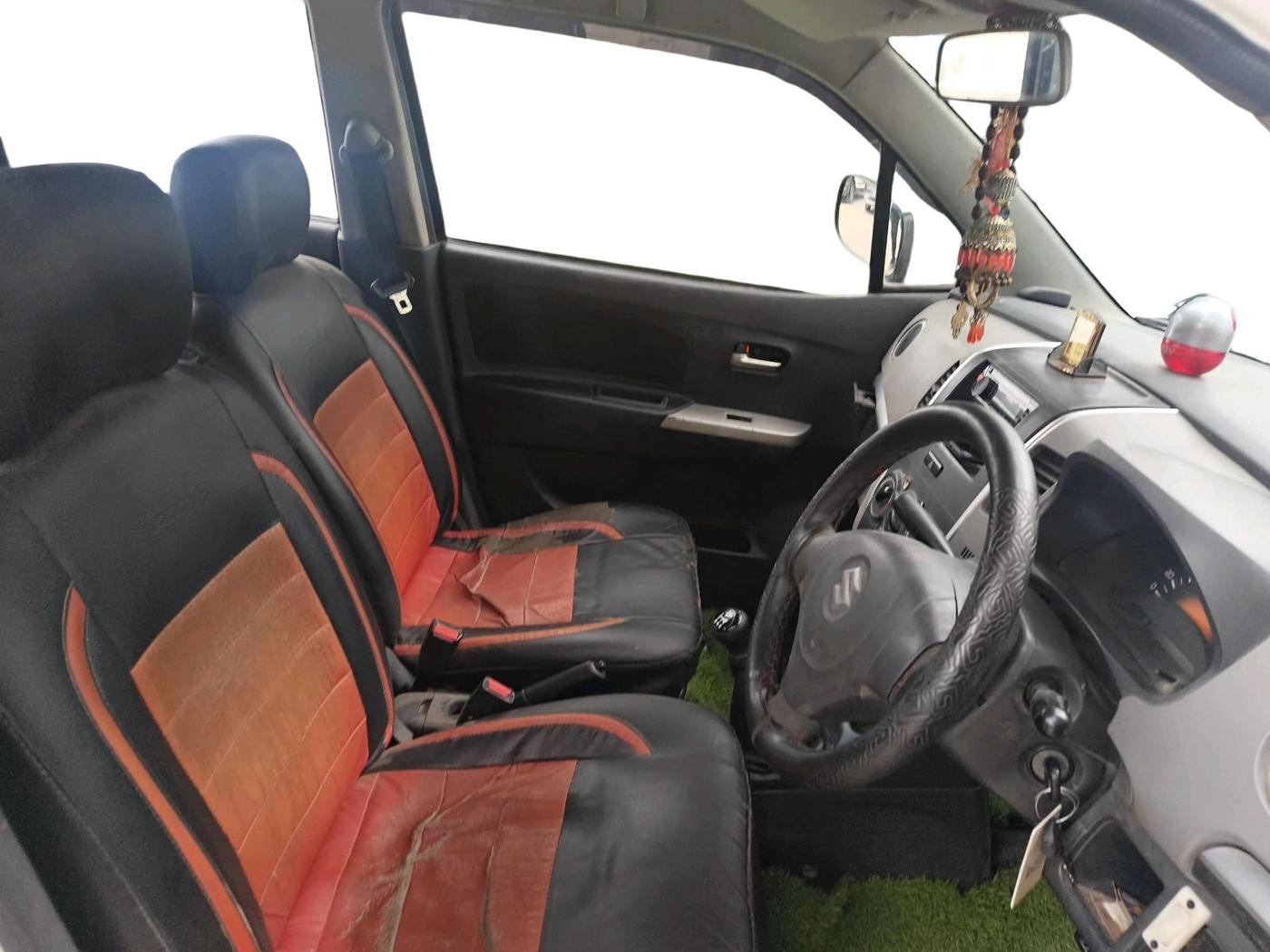 2011 Maruti Wagon R 1.0 LXI CNG, CNG, Manual, 1,08,382 km, interior