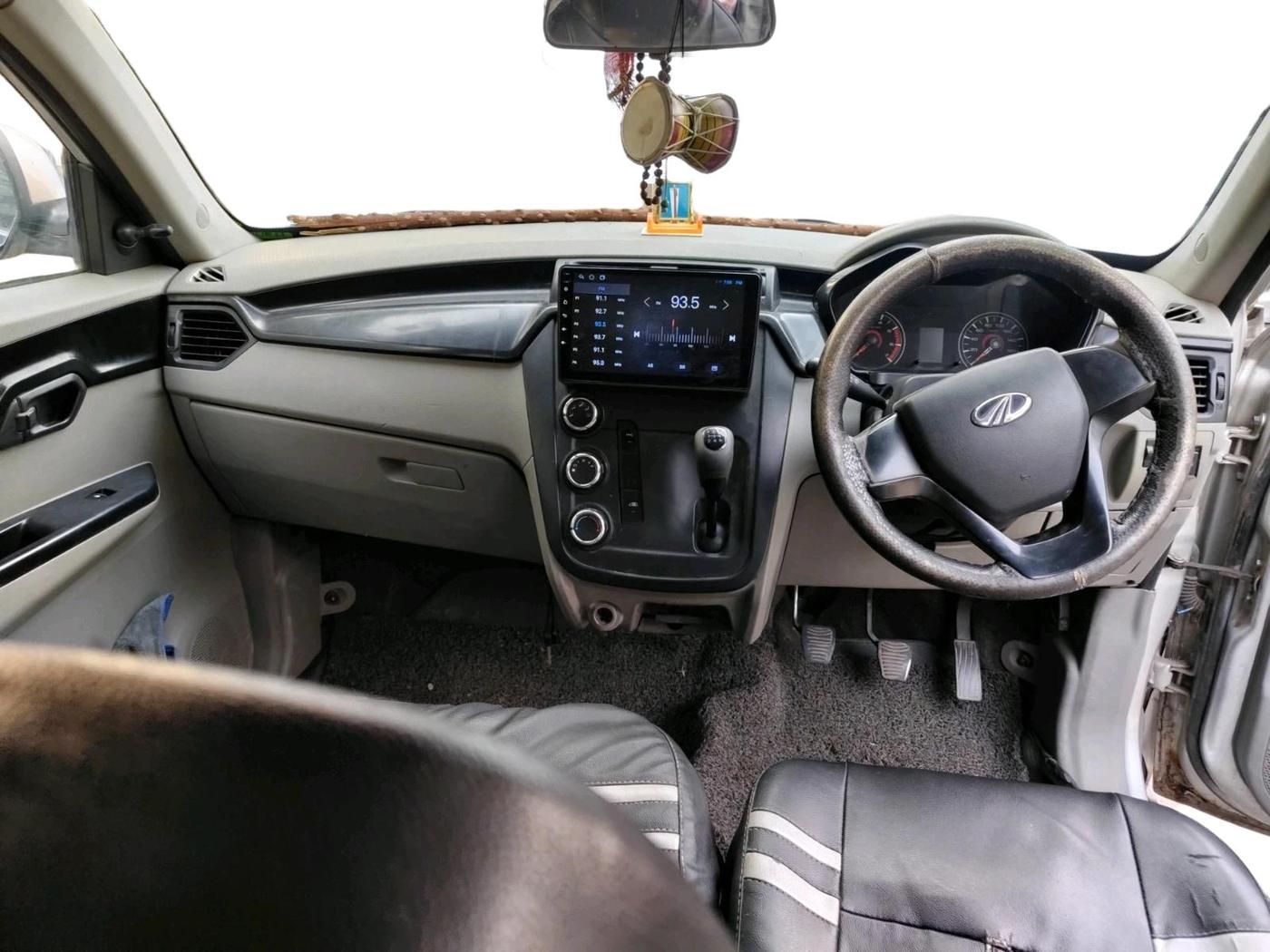2016 Mahindra Kuv100 K4 6 STR, CNG, Manual, 2,10,936 km, interior