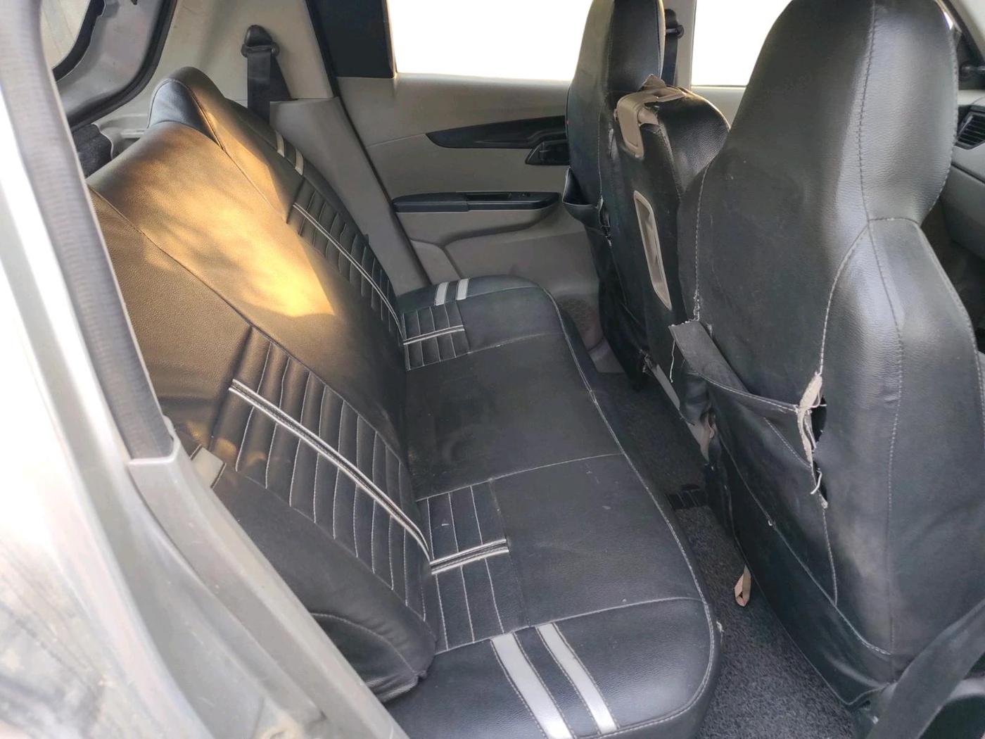 2016 Mahindra Kuv100 K4 6 STR, CNG, Manual, 2,10,936 km, interior