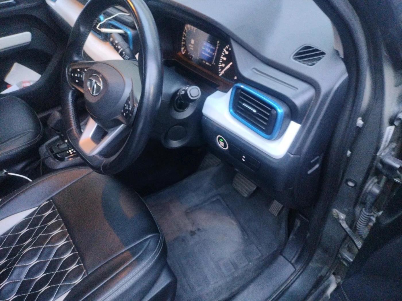 2023 Tata PUNCH CREATIVE  AMT, Petrol, Automatic, 28,421 km, interior