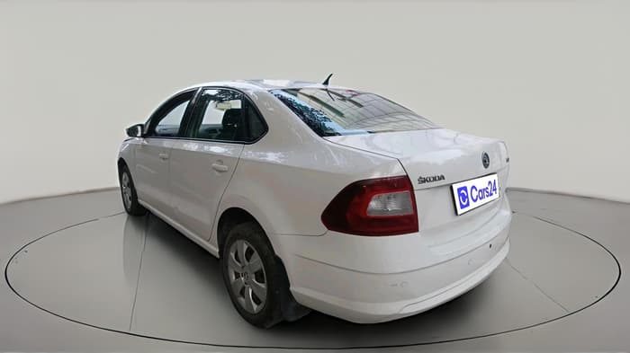 2017 Skoda Rapid AMBITION 1.6 MPI MT, Petrol, Manual, 40,013 km, exterior