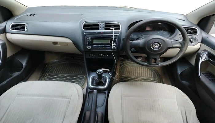 2011 Volkswagen Polo HIGHLINE1.2L, Petrol, Manual, 1,19,379 km, interior