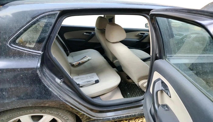 2011 Volkswagen Polo HIGHLINE1.2L, Petrol, Manual, 1,19,379 km, interior