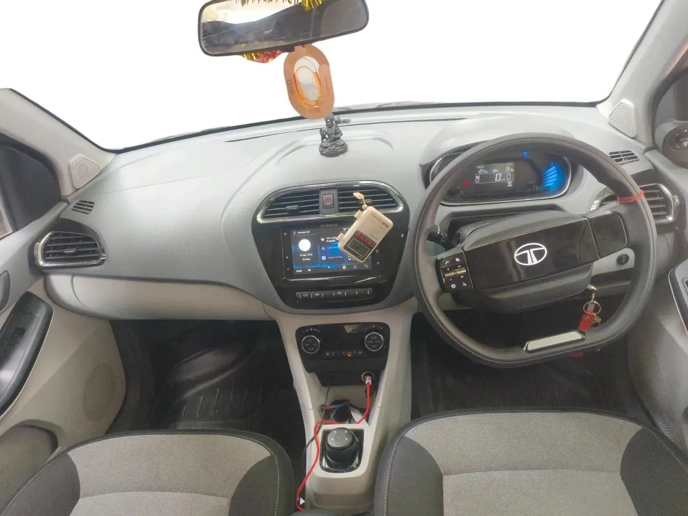 2025 Tata TIAGO EV XT LONG RANGE, Electric, Automatic, 5,573 km, interior