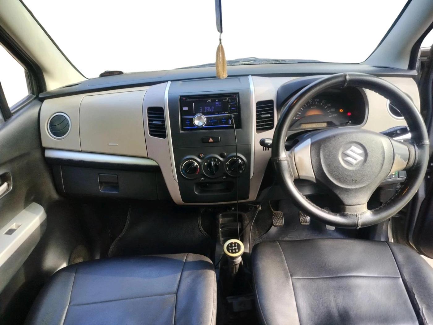 2013 Maruti Wagon R 1.0 LXI CNG, CNG, Manual, 1,28,887 km, interior