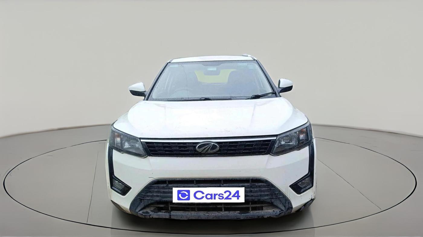 2021 Mahindra XUV300 W4 1.5 DIESEL, Diesel, Manual, 68,200 km, exterior