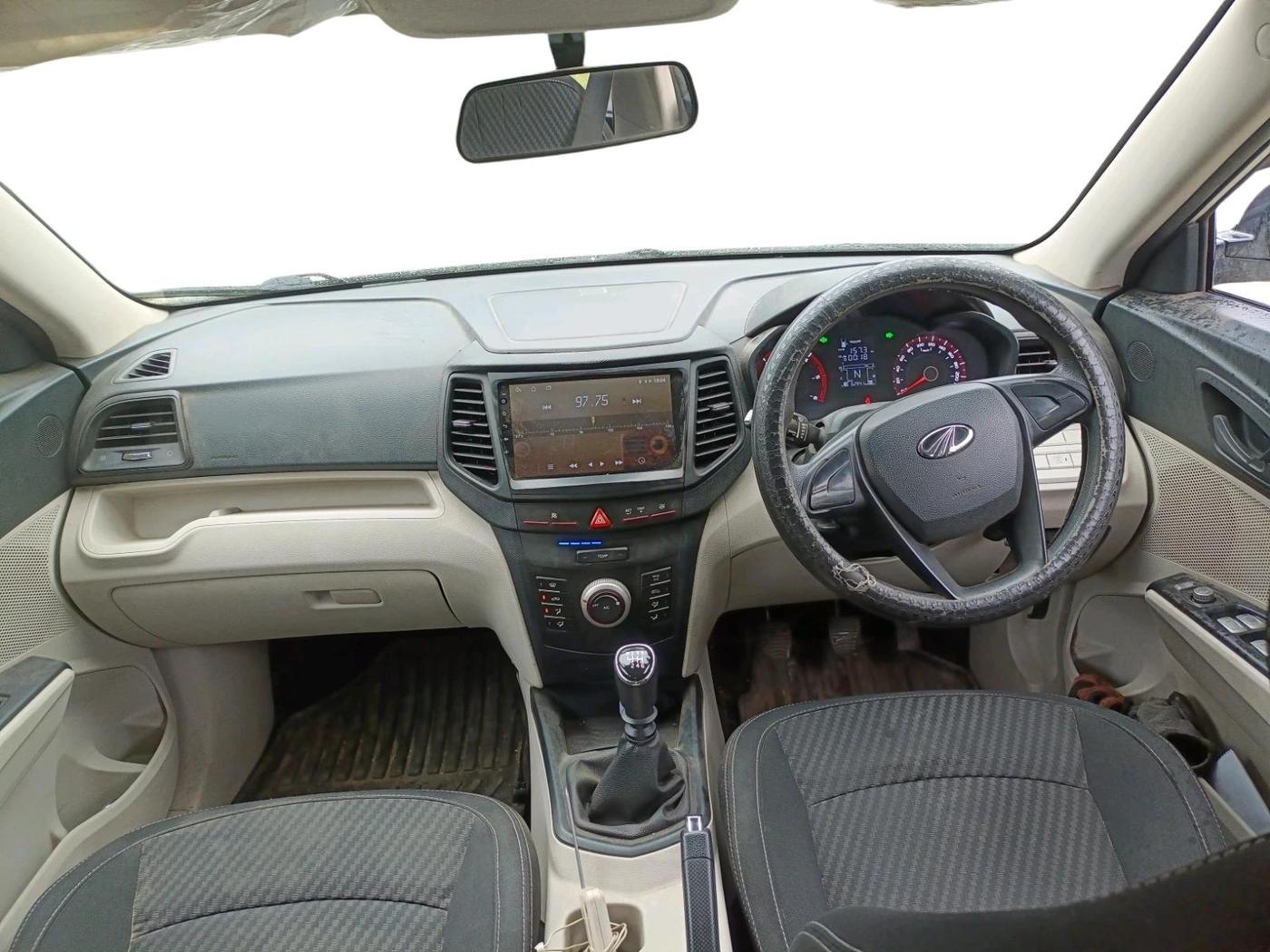 2021 Mahindra XUV300 W4 1.5 DIESEL, Diesel, Manual, 68,200 km, interior