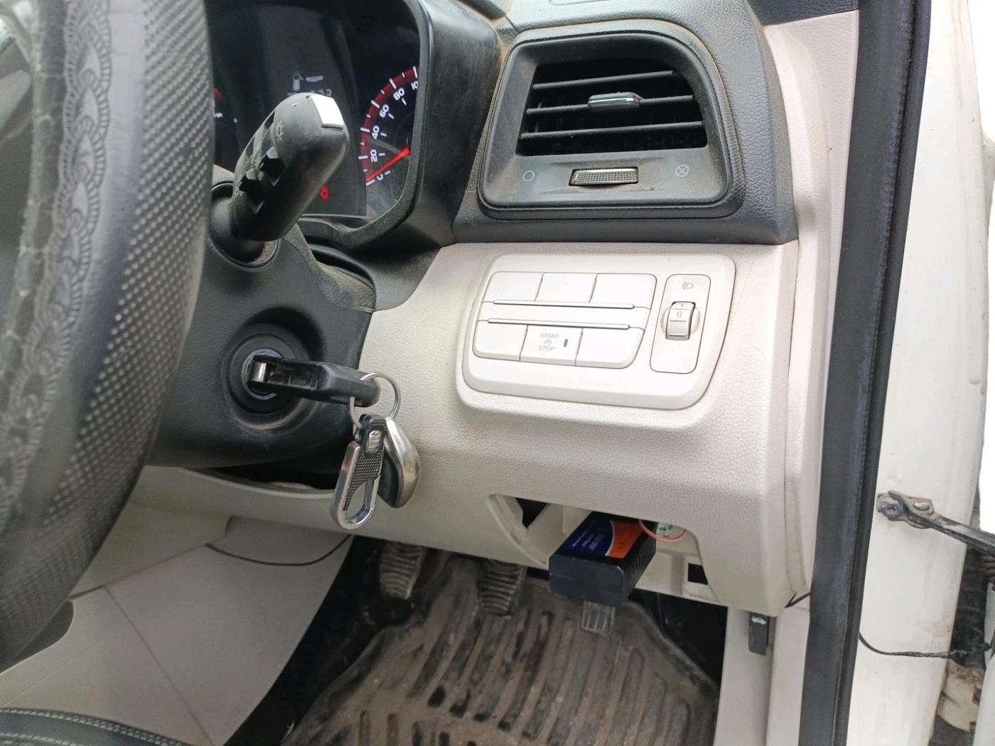 2021 Mahindra XUV300 W4 1.5 DIESEL, Diesel, Manual, 68,200 km, interior