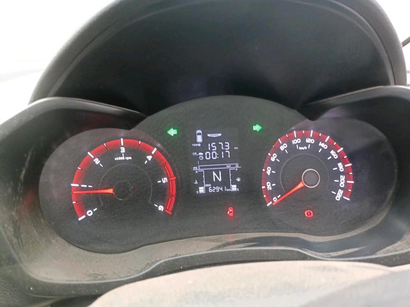 2021 Mahindra XUV300 W4 1.5 DIESEL, Diesel, Manual, 68,200 km, interior