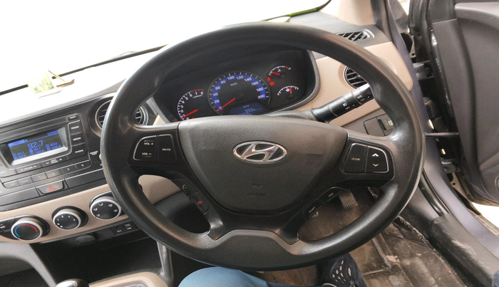 2018 Hyundai Xcent E+, CNG, Manual, 97,306 km, interior