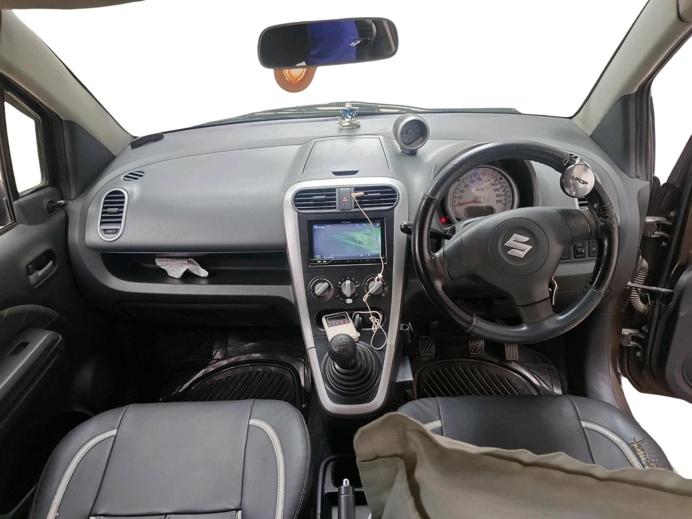 2011 Maruti Ritz VXI, CNG, Manual, 1,07,700 km, interior