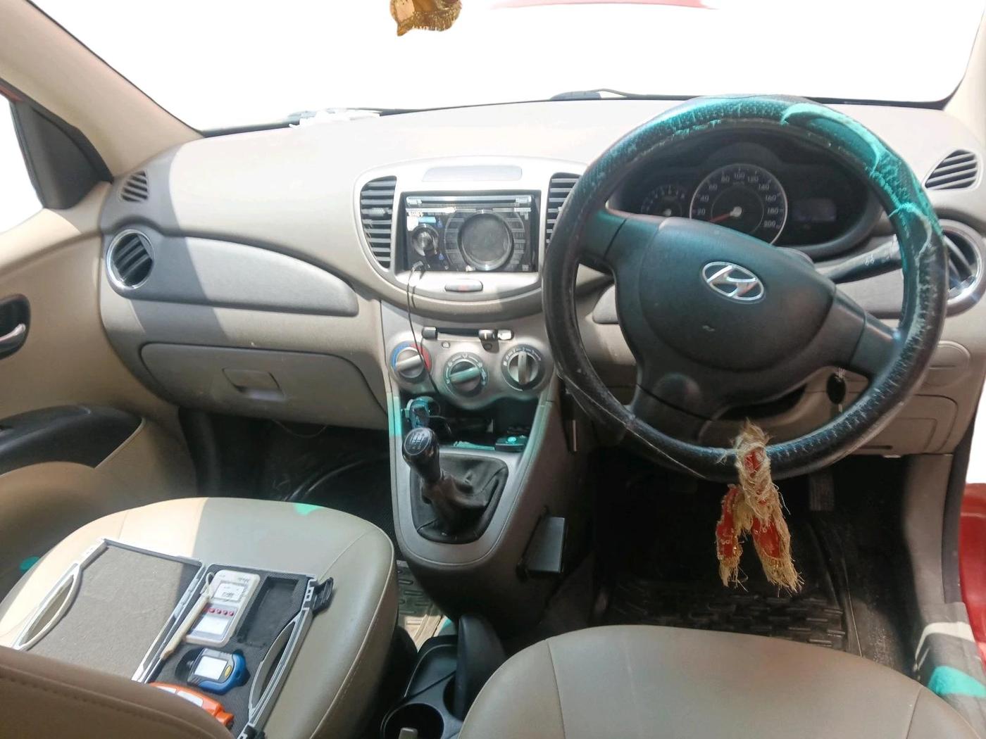 2011 Hyundai i10 MAGNA 1.2, Petrol, Manual, 92,119 km, interior
