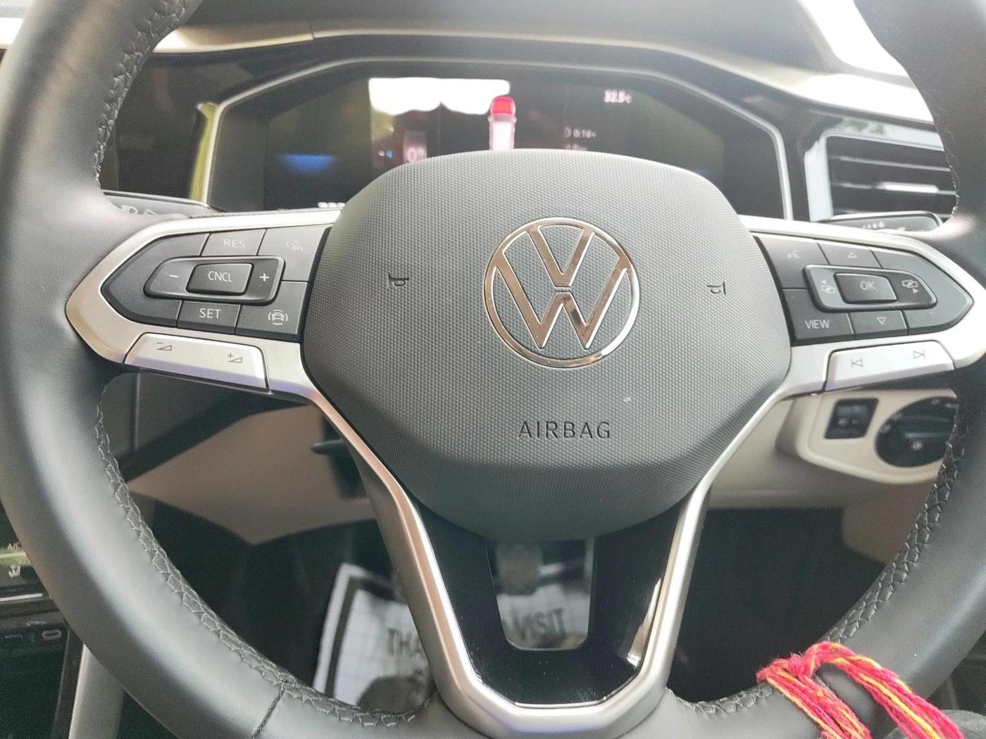 2025 Volkswagen VIRTUS TOPLINE TSI 1.0 MT, Petrol, Manual, 2,296 km, interior