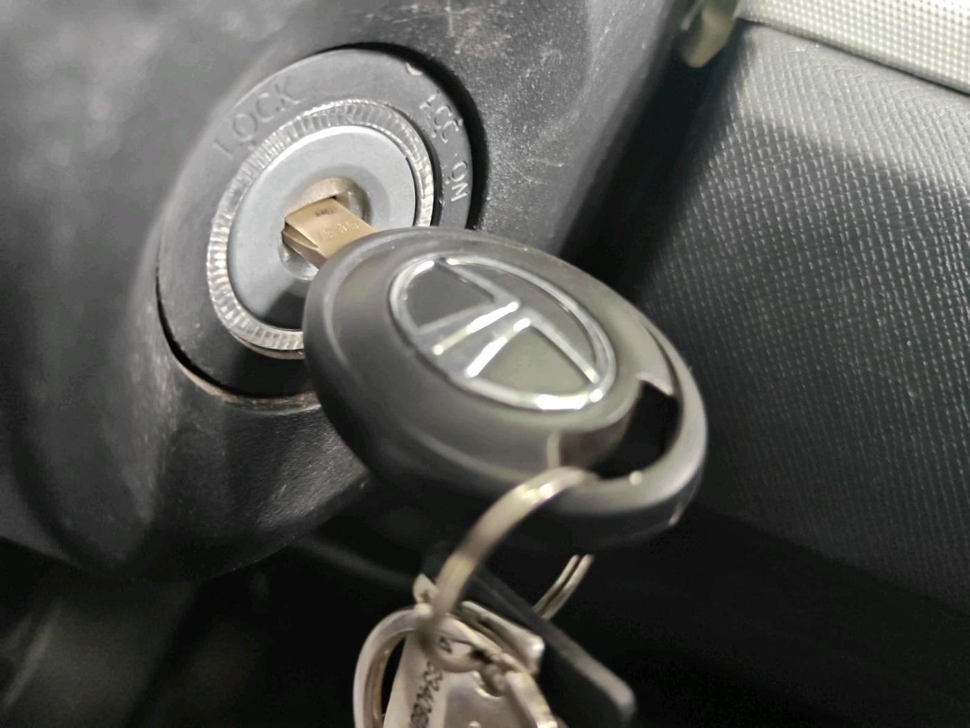 2024 Tata PUNCH PURE MT, Petrol, Manual, 11,713 km, interior
