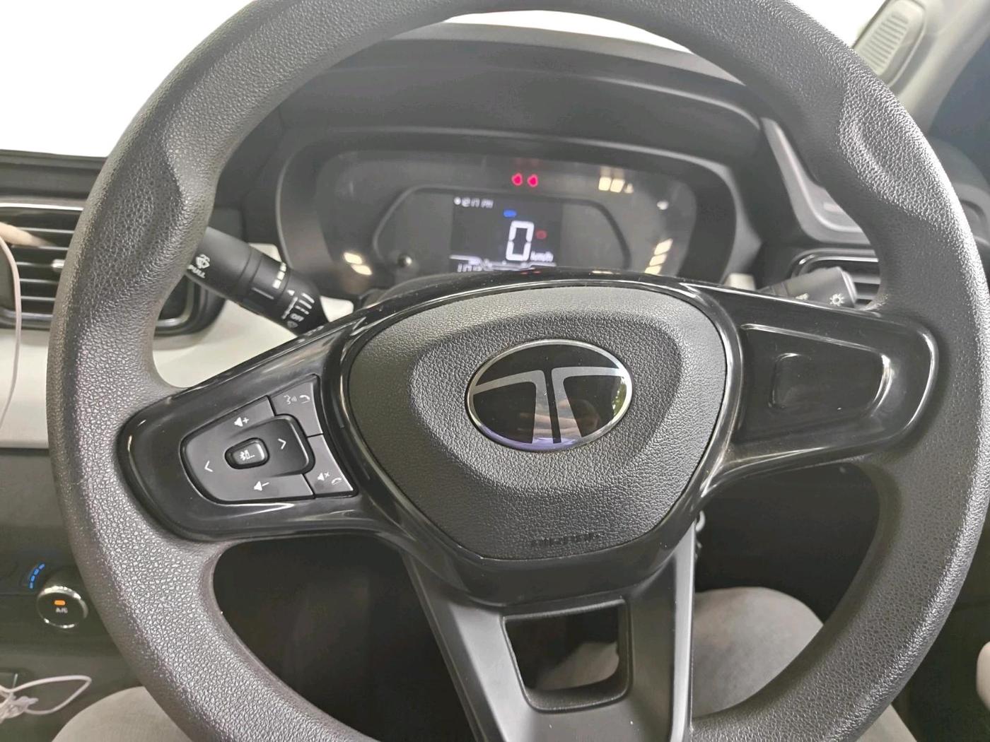 2024 Tata PUNCH PURE MT, Petrol, Manual, 11,713 km, interior