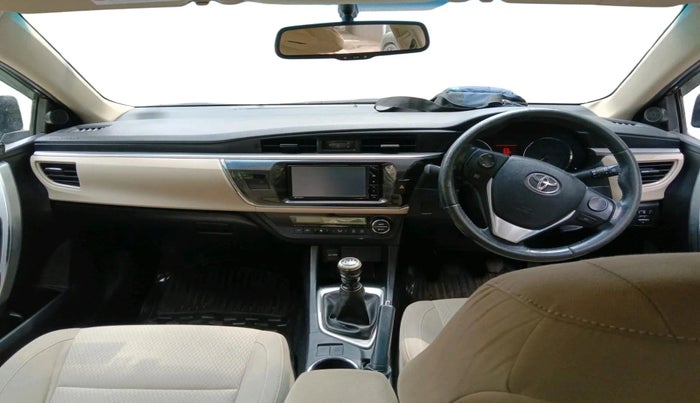 2015 Toyota Corolla Altis G PETROL, Petrol, Manual, 1,34,375 km, interior