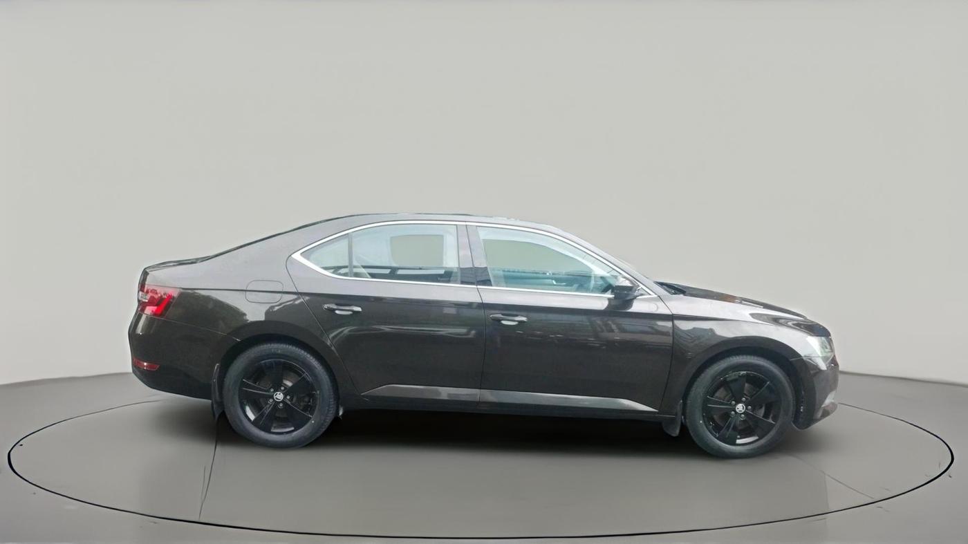 2016 Skoda Superb L&K 1.8 TSI AT, Petrol, Automatic, 1,29,839 km, exterior