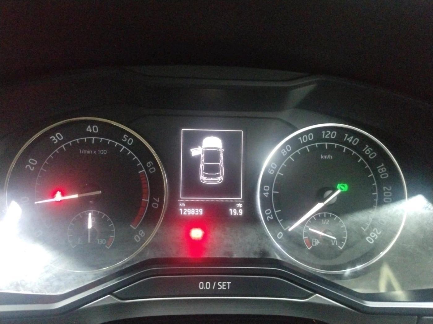 2016 Skoda Superb L&K 1.8 TSI AT, Petrol, Automatic, 1,29,839 km, interior