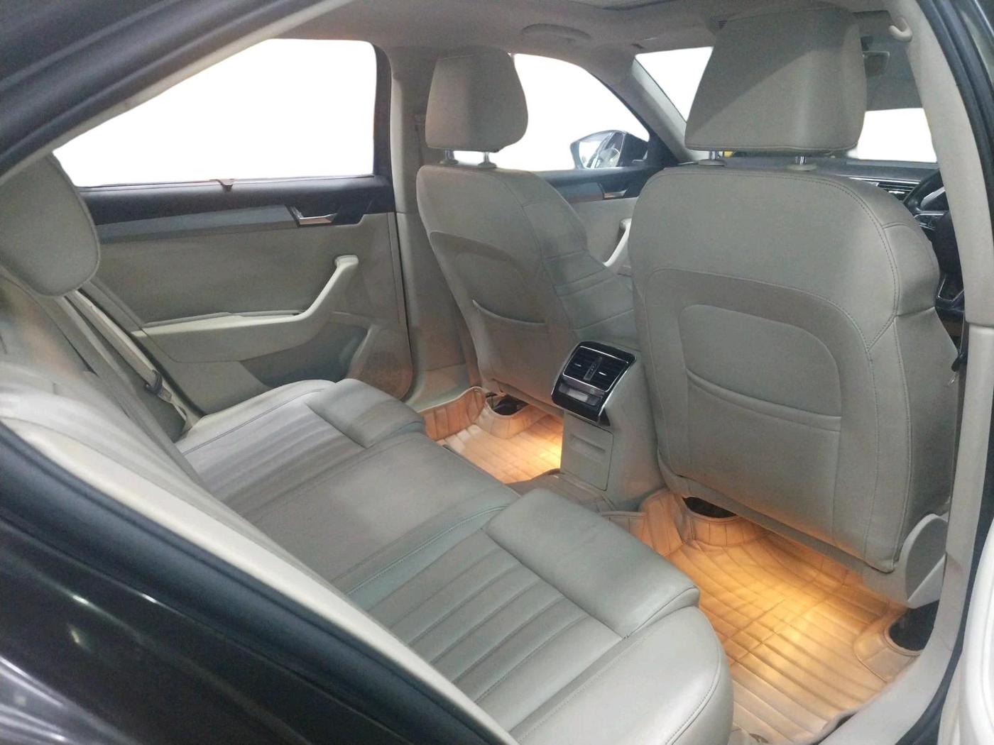2016 Skoda Superb L&K 1.8 TSI AT, Petrol, Automatic, 1,29,839 km, interior