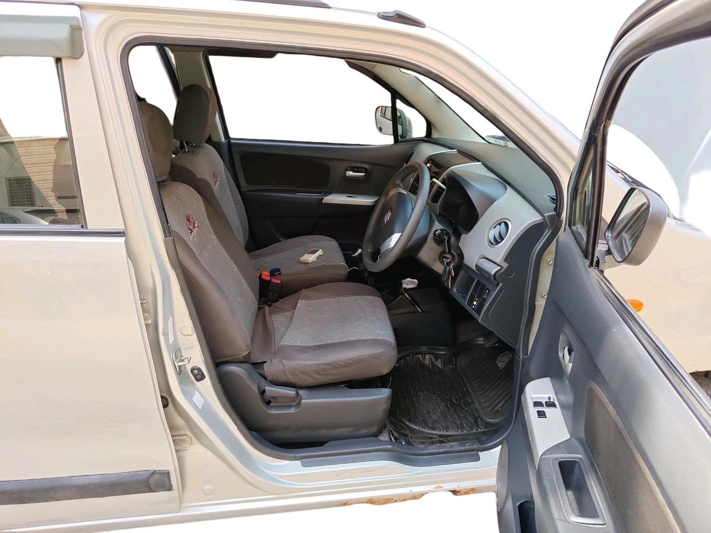 2011 Maruti Wagon R 1.0 LXI CNG, CNG, Manual, 1,04,350 km, interior