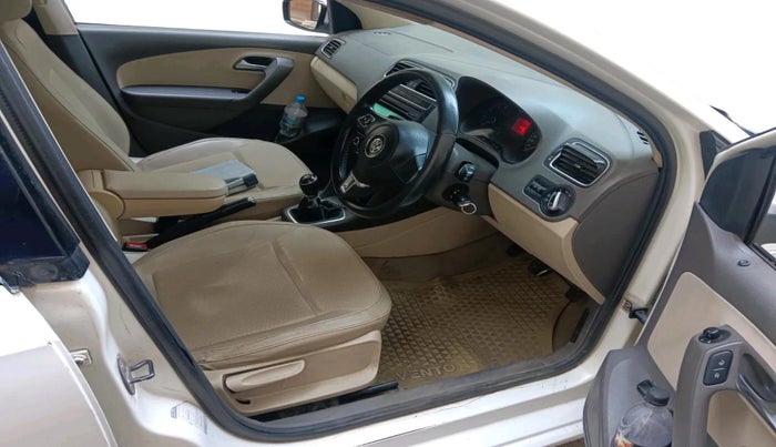 2012 Volkswagen Vento HIGHLINE 1.6 MPI, Petrol, Manual, 1,15,228 km, interior