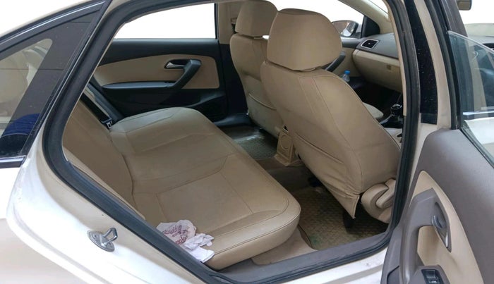 2012 Volkswagen Vento HIGHLINE 1.6 MPI, Petrol, Manual, 1,15,228 km, interior