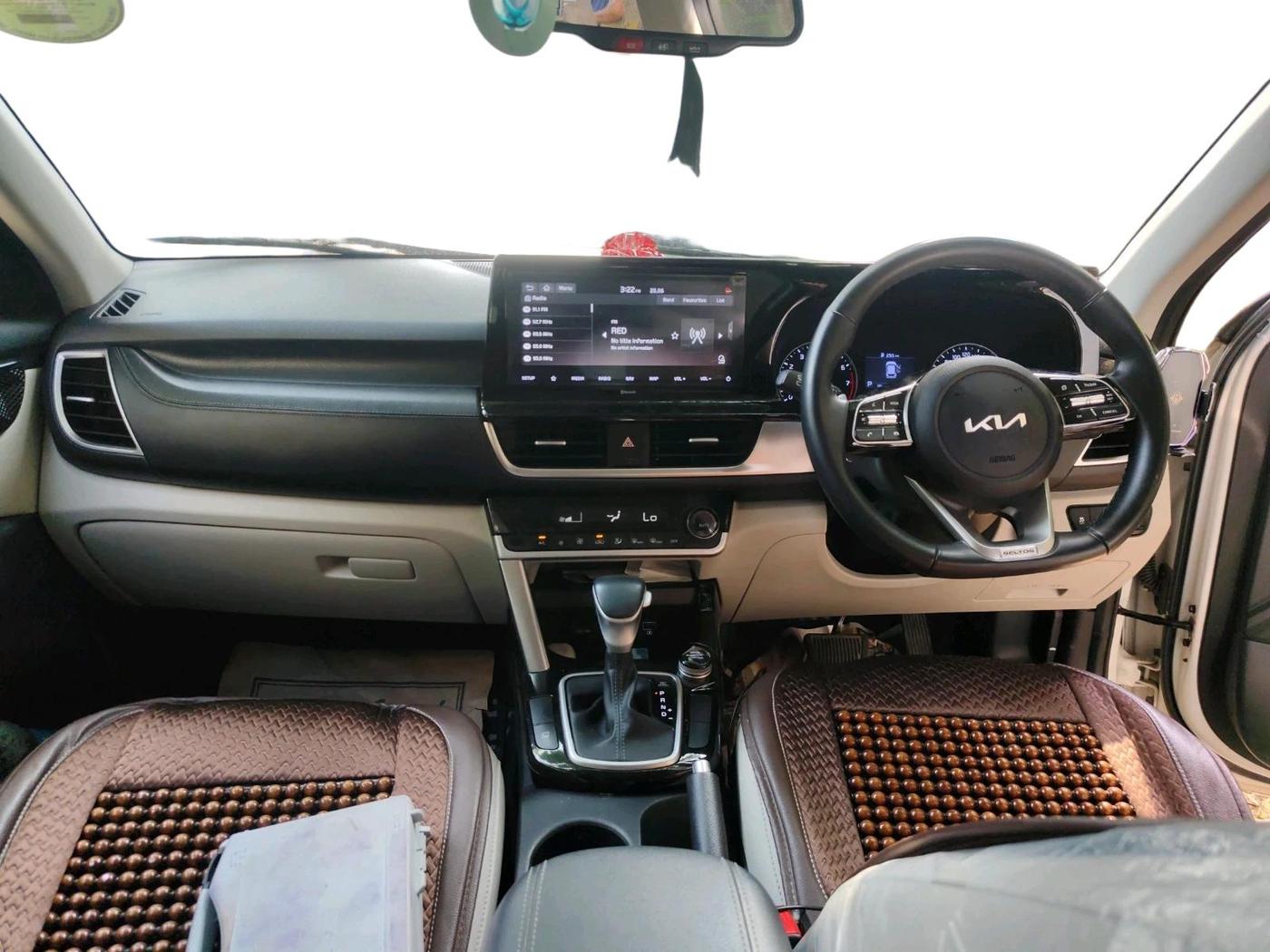 2023 KIA SELTOS  HTX IVT G, Petrol, Automatic, 14,663 km, interior