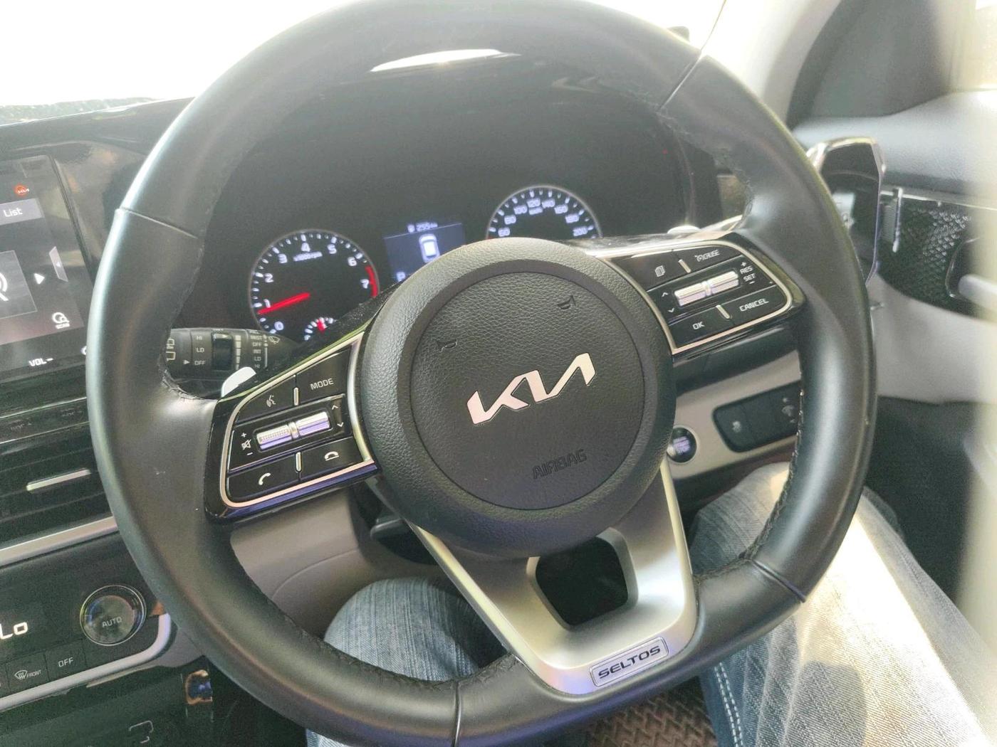 2023 KIA SELTOS  HTX IVT G, Petrol, Automatic, 14,663 km, interior