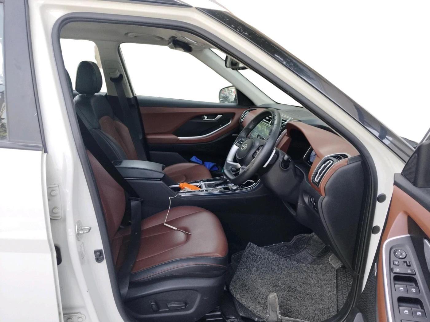 2023 Hyundai ALCAZAR 2.0 SIGNATURE (O) AT 6STR, Petrol, Automatic, 22,675 km, interior