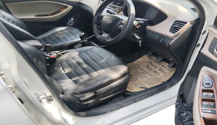 2016 Hyundai Elite i20 MAGNA 1.4 CRDI, Diesel, Manual, 1,22,371 km, interior