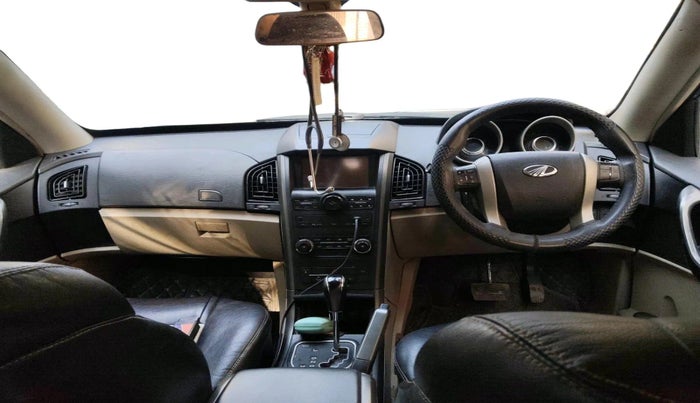 2016 Mahindra XUV500 W6 AT 1.99, Diesel, Automatic, 82,501 km, interior