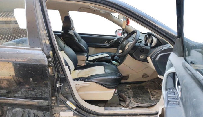 2016 Mahindra XUV500 W6 AT 1.99, Diesel, Automatic, 82,501 km, interior