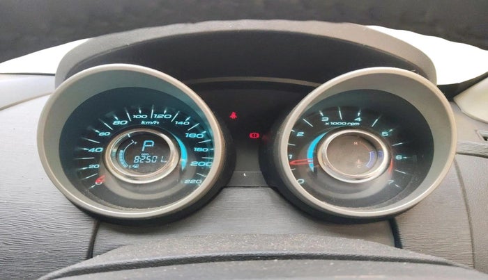 2016 Mahindra XUV500 W6 AT 1.99, Diesel, Automatic, 82,501 km, interior