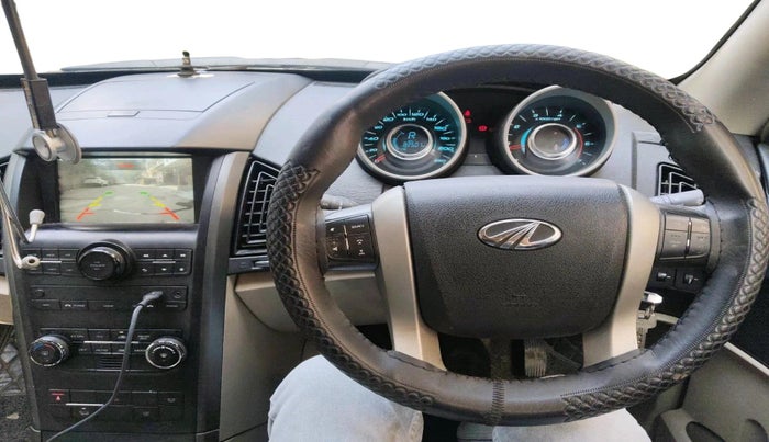 2016 Mahindra XUV500 W6 AT 1.99, Diesel, Automatic, 82,501 km, interior