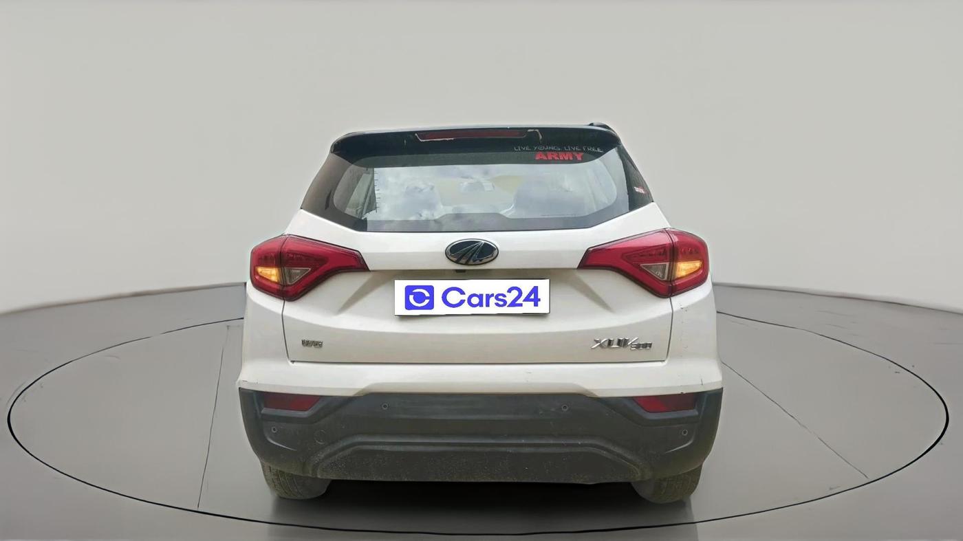 2019 Mahindra XUV300 W6 1.2 PETROL, Petrol, Manual, 64,334 km, exterior