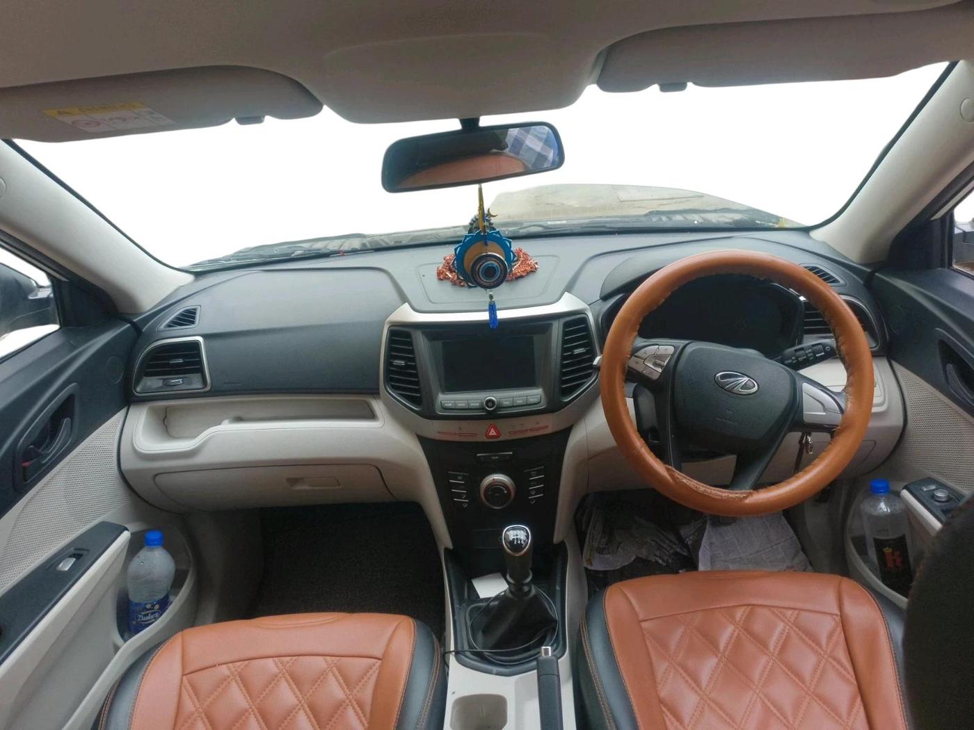 2019 Mahindra XUV300 W6 1.2 PETROL, Petrol, Manual, 64,334 km, interior