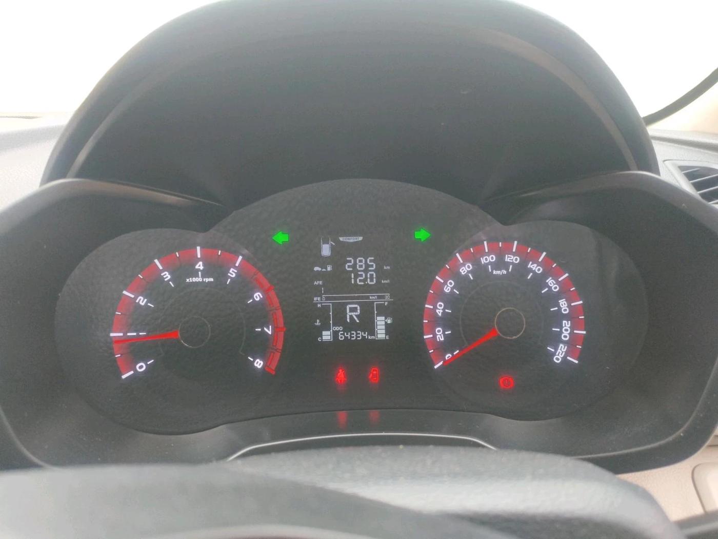 2019 Mahindra XUV300 W6 1.2 PETROL, Petrol, Manual, 64,334 km, interior